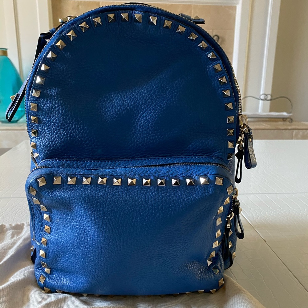 Valentino Garavani Rockstud Medium Backpack Blue